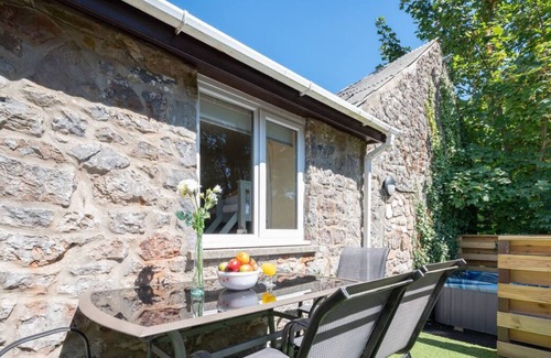 St. Florence House | Bwthyn y Ceidwaid in the beautiful Tenby