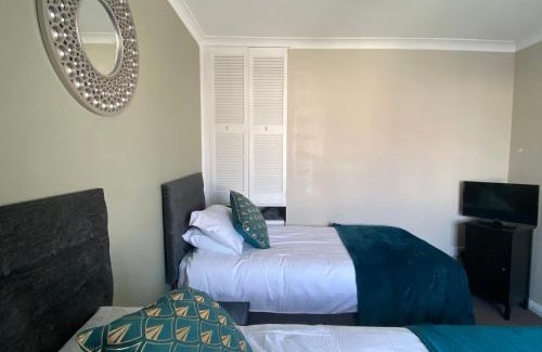 Havering House | By Buildersbeds - Hill House 3 Bedrooms