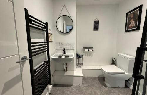 Riverside Apartment | By Lushlets - Apartments Games Room Hot Tub - Great for Hens Stags and Sporting groups