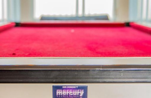 Castle Quarter House | By Lushlets - City Centre Hot tub Pool table - Great for Hens Stags & Rugby groups!