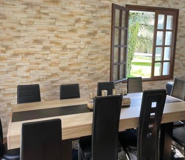 Courtenay Villa | BY NEPTUNE - La Maison Courtenay Piscine Privée, 4 Chambres