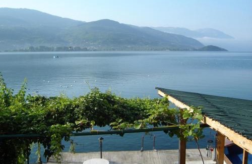 Varosh Apartment | 'By the Lake' Apartments