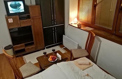 Varosh Apartment | 'By the Lake' Apartments