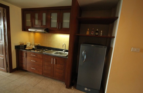 Wichit Resort | By the Sea