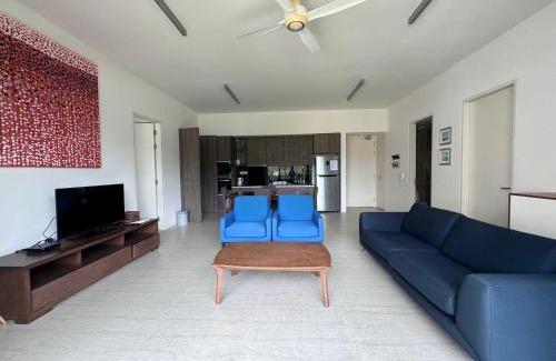 Batu Ferringhi Apartment | By The Sea with Side Seaview #363A