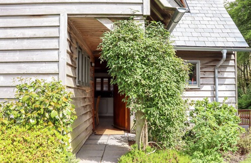 Camelford Cottage | BYBROOK LODGE, pet friendly, country holiday cottage in Camelford