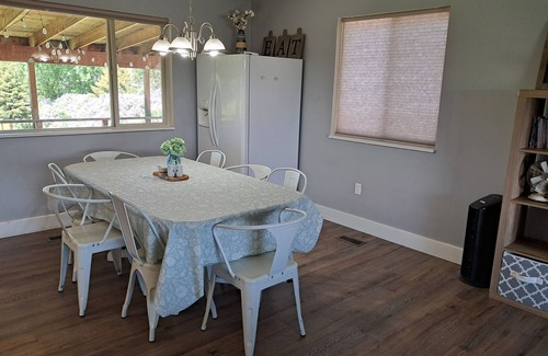 St. Anthony House | BYU-I, Yellowstone, Sand dunes, Riverfront, ENDLESS HOT WATER, Teton Views, Room
