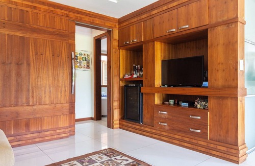 Humaita House | BZ62 Center! Large house, 5 suites and gourmet area