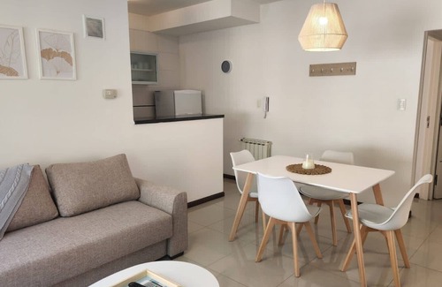 Mendoza City Center Apartment | Cálido y Moderno en complejo privado, con cochera