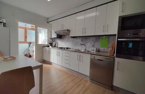 Fazouro Apartment | Céntrico, 100 metros de la playa, reformado,163 m2