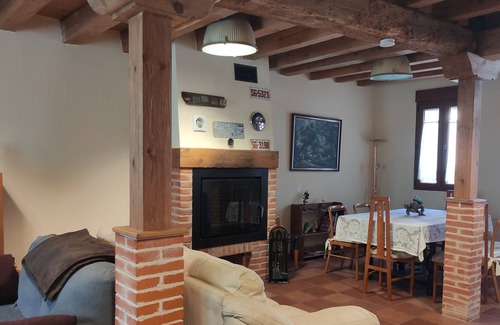 Valseca House | Cómoda Casa a 15 Min. de Segovia