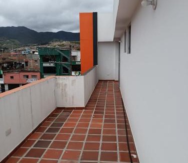 San Juan de Pasto Apartment | Cómodo Apartamento Con Balcón
