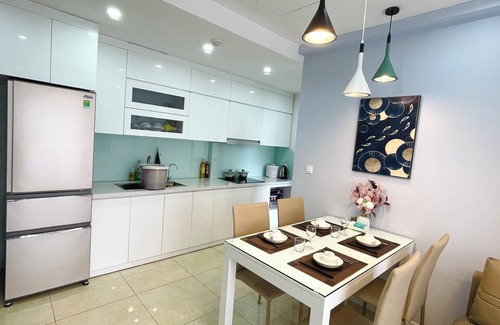 Trung Hoa Nhan Chinh Apartment | Căn hộ 2 phòng, 2 phòng tắm, ban công có tầm nhìn rộng - Vinhomes D'Capitale