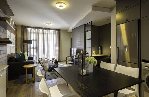 Greater Johannesburg Metropolitan Area Apartment | C.A.G One Bed Apartment in Rosebank Johannesburg