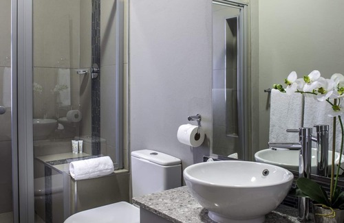 Greater Johannesburg Metropolitan Area Apartment | C.A.G One Bedroom Apartment in Sandton Johannesburg