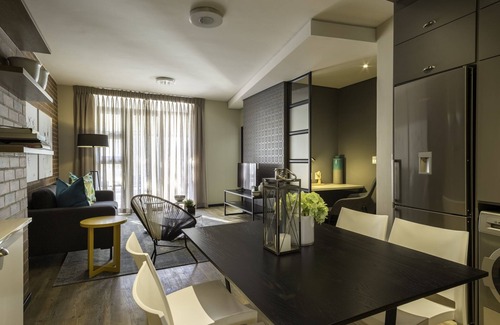 Greater Johannesburg Metropolitan Area Apartment | C.A.G Three Bedroom Apartment in Rosebank Johannesburg