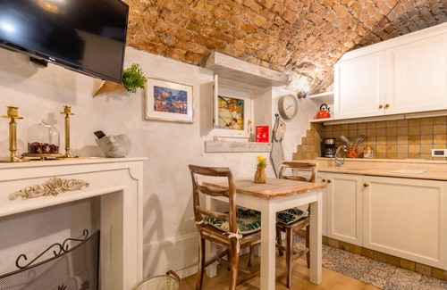 Desenzano del Garda City Centre Apartment | C'era una volta in centro by Wonderful Italy
