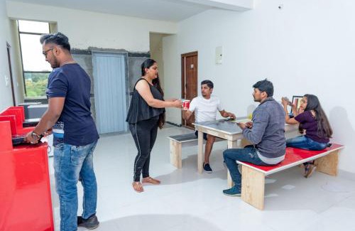 Marathahalli Hotel | C Suites - Drava