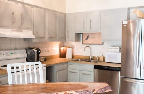 Mount Adams Apartment | C1-Luxury designer apartment Great for extended stays Mt Adams Cincinnati