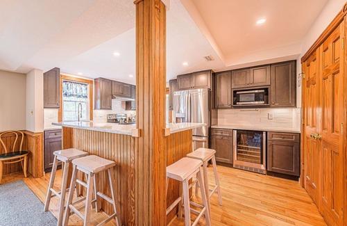 Corolla Village House | C5051 Carotank Clubhouse. Vacation in Historic Corolla Village, Pool/Hot Tub