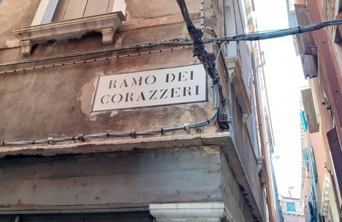 Castello Apartment | Ca' Corazzeri Apartment 1