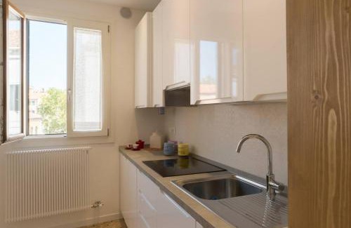 Santa Croce Apartment | Ca' Dandolo by Venicevillas