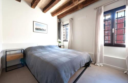 Molina Apartment | Ca' Ferrando, brand new apartment, experienced host!