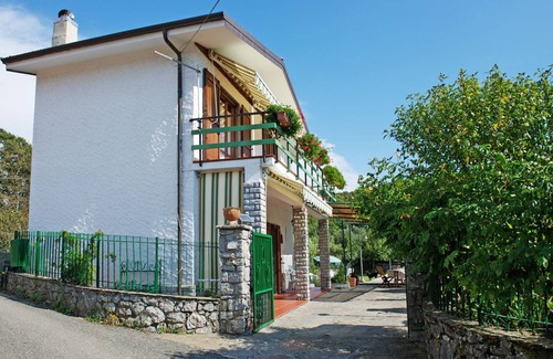 Pugliola House | 'Cà Mary serenity just steps from the sea, comfortable house with garden !