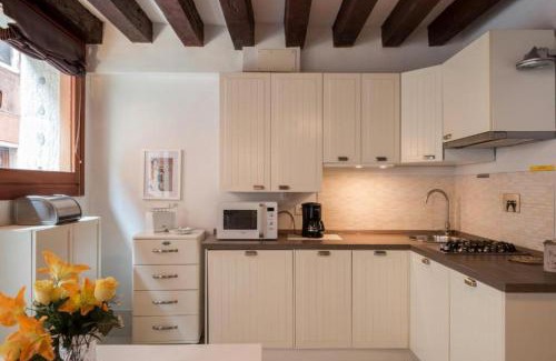 Cannaregio Apartment | Ca Molin by Venicevillas, vista canale