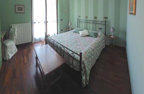 Gurone Bed & Breakfast | Ca' Rosa Bed & Breakfast