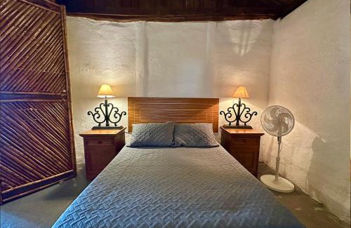 Emiliano Zapata House | Cabaña del Jardín PV Zona Romántica