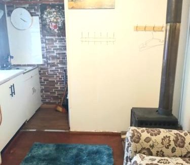 Valdivia Apartment | Cabaña Económica Low Cost Independiente Veinte mil x persona Veintiocho mil x dos Valor total por noche Bienvenidos