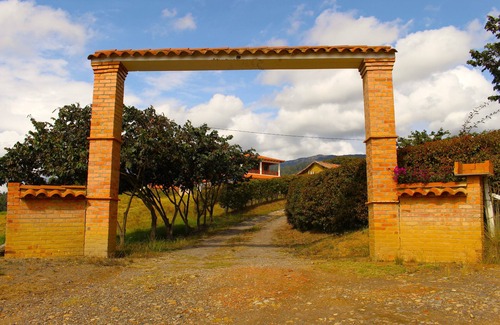 Santa Sofia House | Cabaña La Estancia - just a few kilometers from Villa de Leyva!