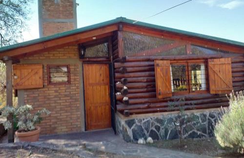 Cuesta Blanca Ski Chalet | Cabaña La Peulla