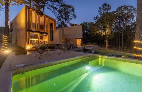 Mazamitla Ski Chalet | Cabaña Lujo con Alberca Climatizada Vistas al Bosque de Mazamitla