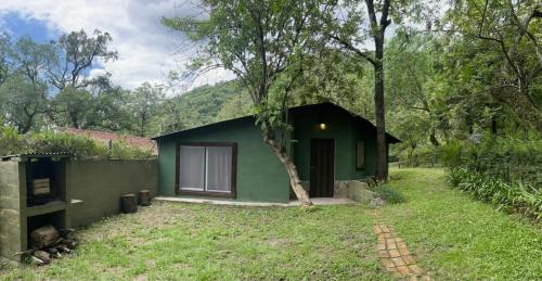 Yala House | Cabaña tierra verde