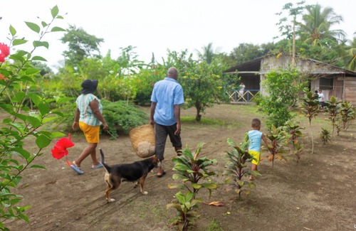 Nuqui Cabin | Cabaña Villa Inesita