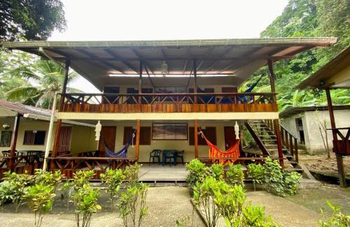 Bahia Solano Hotel | Cabañas Las Perlas