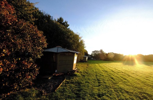 Llantwit Major Cottage | CABAN MERIOS, romantic, character holiday cottage in Llantwit Major