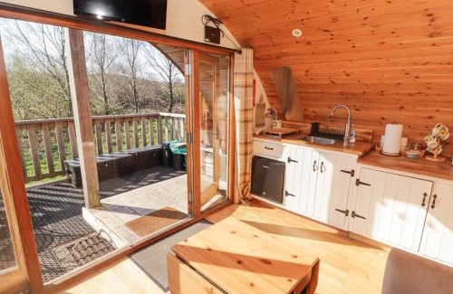 Bedwas Trethomas & Machen House | Cabanau Bach