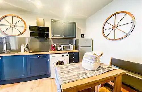 8th Arrondissement House | Cabanon Plage Marseille