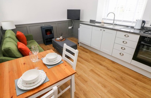 Kilgetty Cottage | Cabin ∙ 1 bedroom ∙ 2 guests
