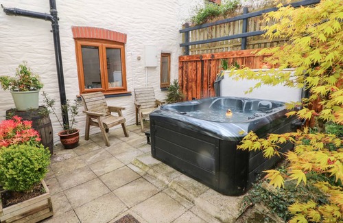 Haverfordwest Cottage | Cabin ∙ 1 bedroom ∙ 4 guests