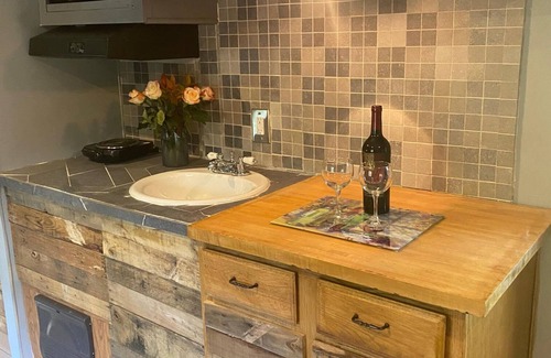 Huntsville Cabin | Cabin 1 Cozy cabin close to Sam Houston Park