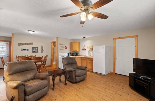 Eckerty House | Cabin 10 The Village @ Patoka Lake