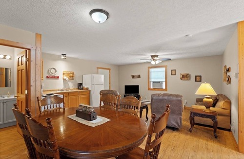 Eckerty House | Cabin 10 The Village @ Patoka Lake