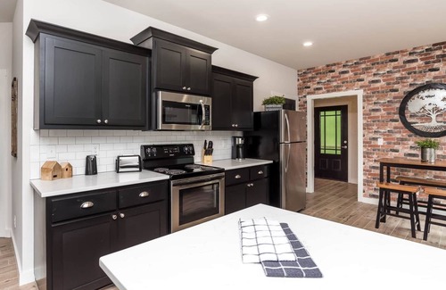 Bella Vista Cabin | Cabin 11 @ Trails Edge (Pet-Friendly)