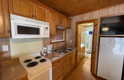 Negreet Cabin | Cabin 12 at Tranquility Bay Resort