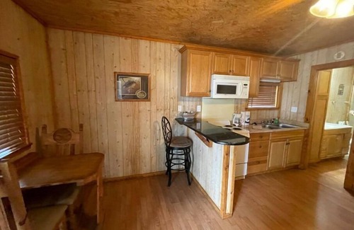 Negreet Cabin | Cabin 12 at Tranquility Bay Resort