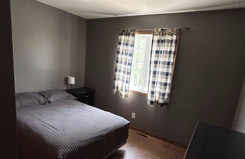 Lac du Bonnet Cabin | Cabin 12 "The Lookout" Lake View & Sandy Beach